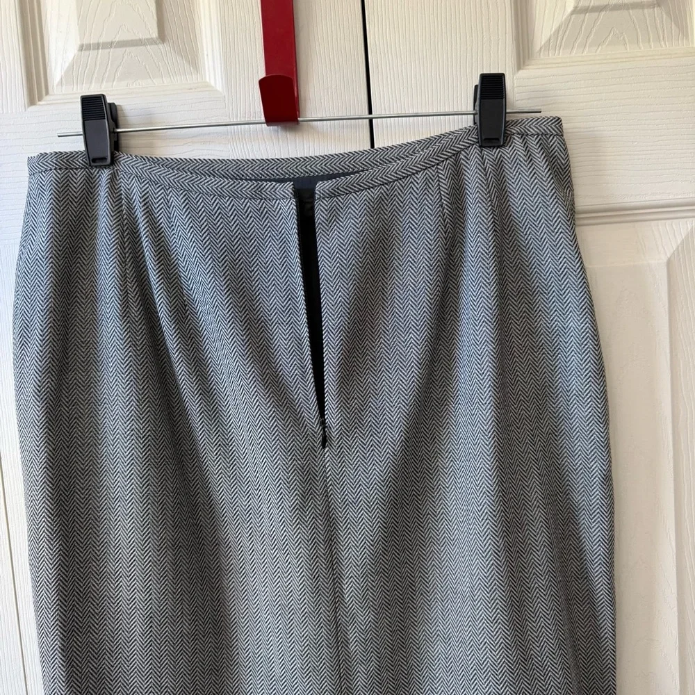 Lafayette 148 Herringbone Wool Blend Lined Pencil Skirt Women’s size 8
